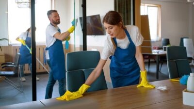 Empleados de limpieza. (Foto: Freepik)